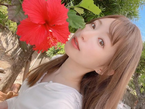 【坂井千晴个人资料|番号作品全集】天使面容妖精身材绝美人妻