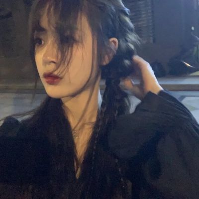 和对象最刺激的一次约会 我们在电影院躲人