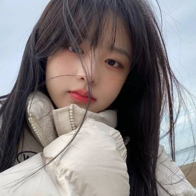 爸爸嫌衣服太丑不愿意穿 妈妈转身就提出离婚