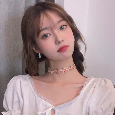 公车上被猛烈进出的乘客挤倒 雪柔说她好像遇见爱情了