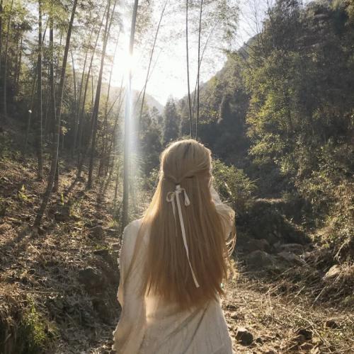 坐着吃饭下面是连在一起系列 刚结婚老公一天十几次