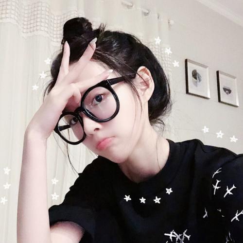 坐着吃饭下面是连在一起系列 刚结婚老公一天十几次