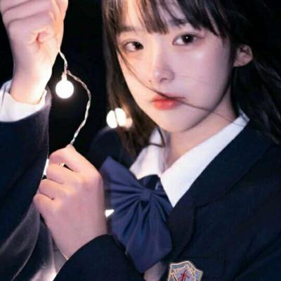 男友总是抱我时向前顶 那天我们没忍住做了羞羞的事