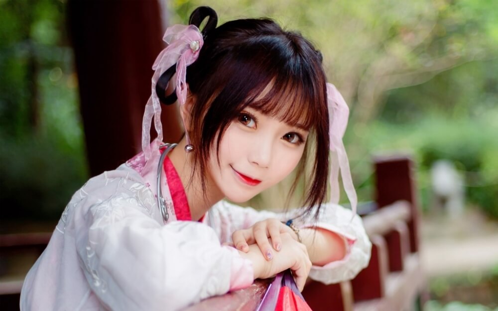 可爱古装美女娇小玲珑不失灵气写真