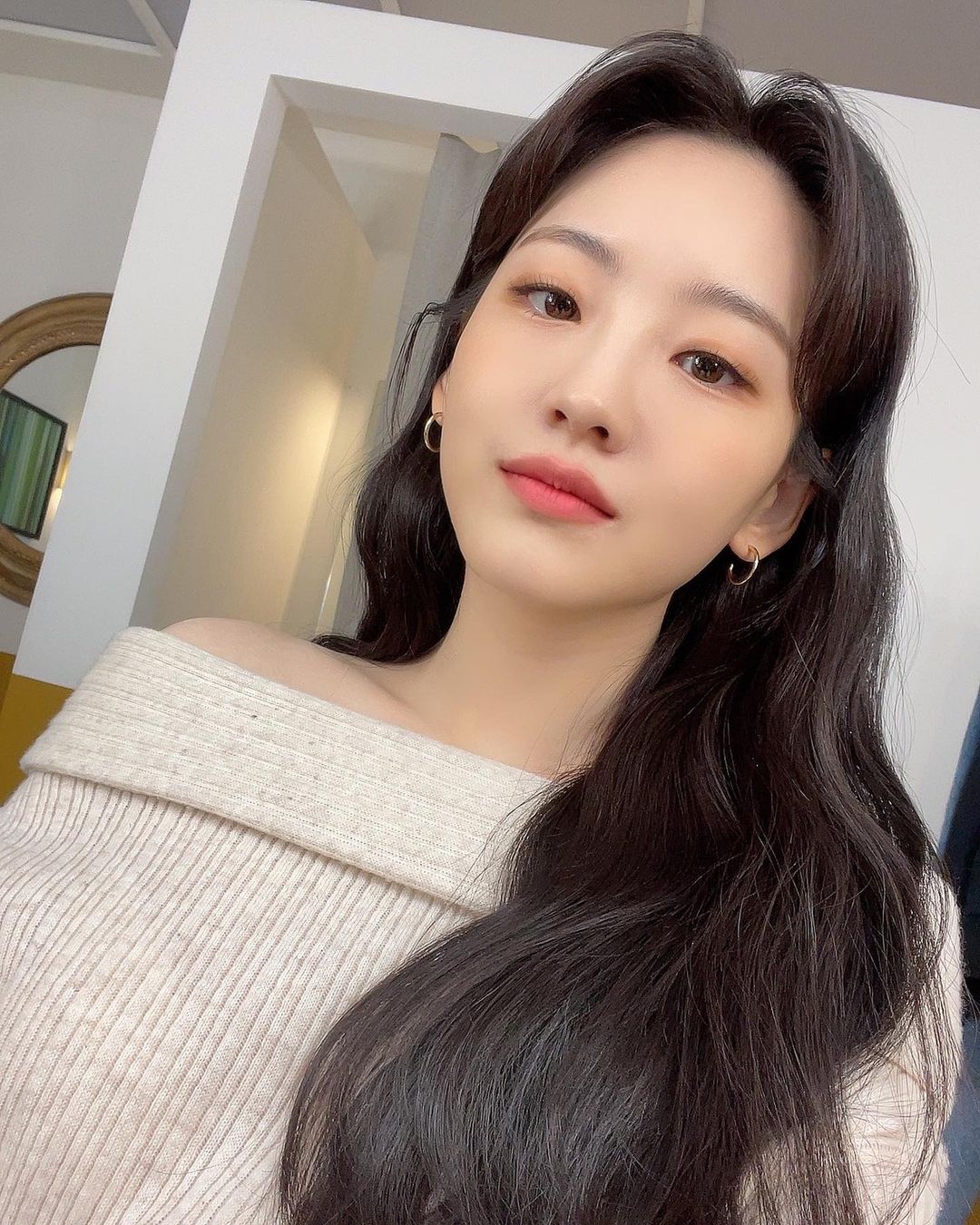 穿出和她们一样可爱型的气质：《殭尸校园》赵怡贤朴持厚穿搭指南 时尚 第4张