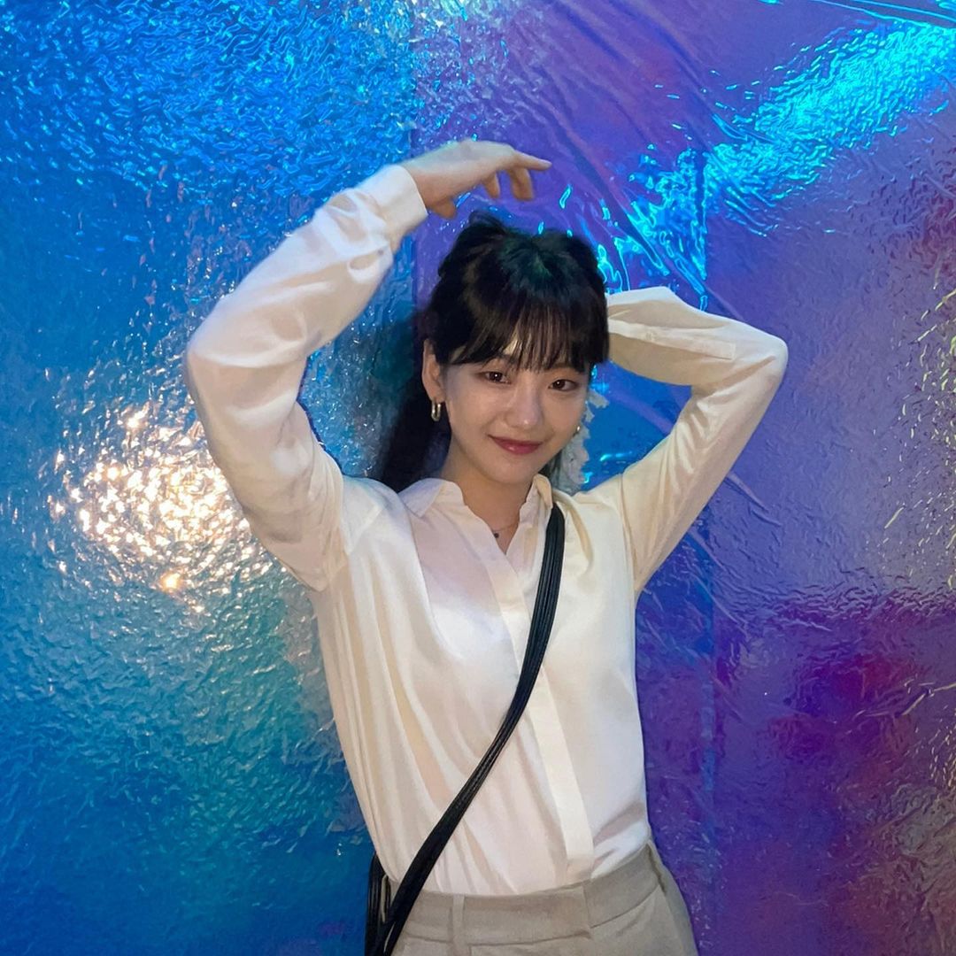 穿出和她们一样可爱型的气质：《殭尸校园》赵怡贤朴持厚穿搭指南 时尚 第7张
