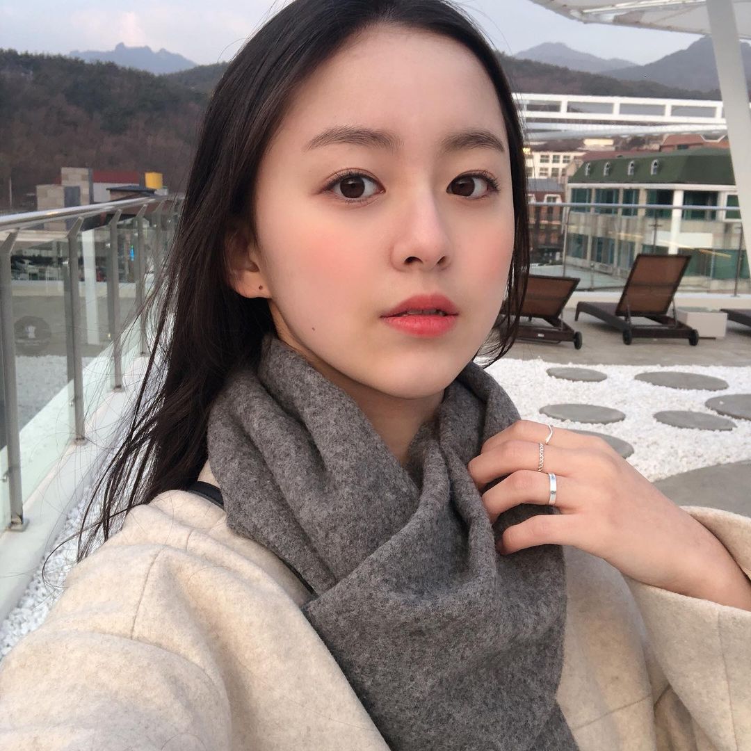 穿出和她们一样可爱型的气质：《殭尸校园》赵怡贤朴持厚穿搭指南 时尚 第17张