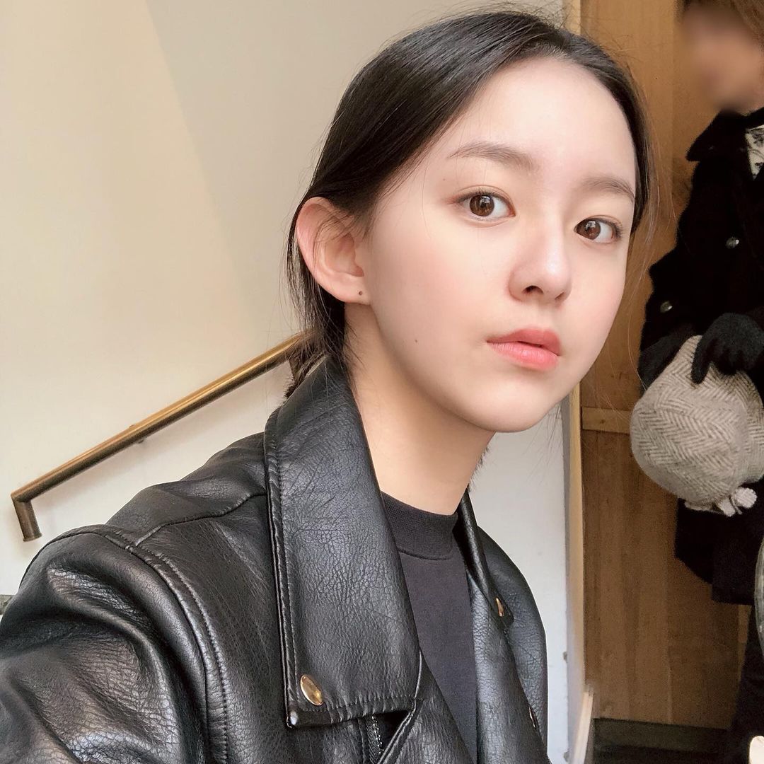 穿出和她们一样可爱型的气质：《殭尸校园》赵怡贤朴持厚穿搭指南 时尚 第20张