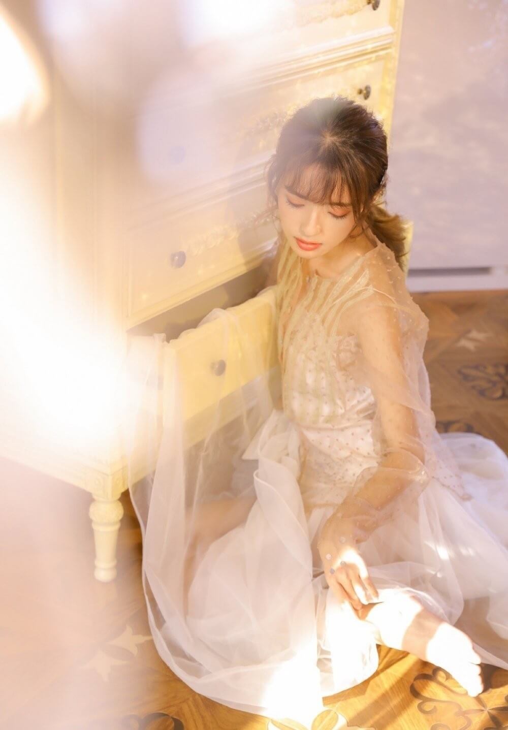 仙气飘飘清纯美少女透视长裙唯美动人