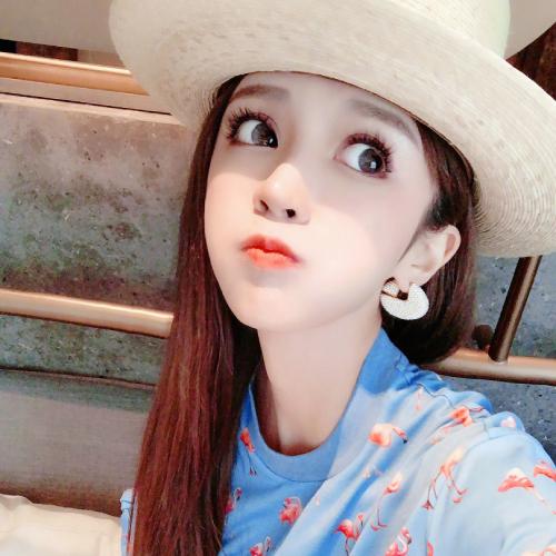 眼神对视先躲避的一方 真实的是什么心理