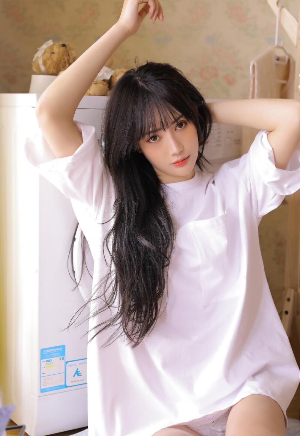 面容精致清纯小美女诱人性感美腿写真图片