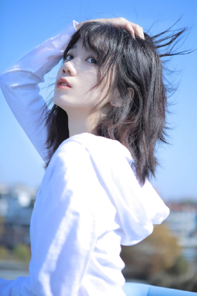 冷白皮路人美女气质清冷型图片