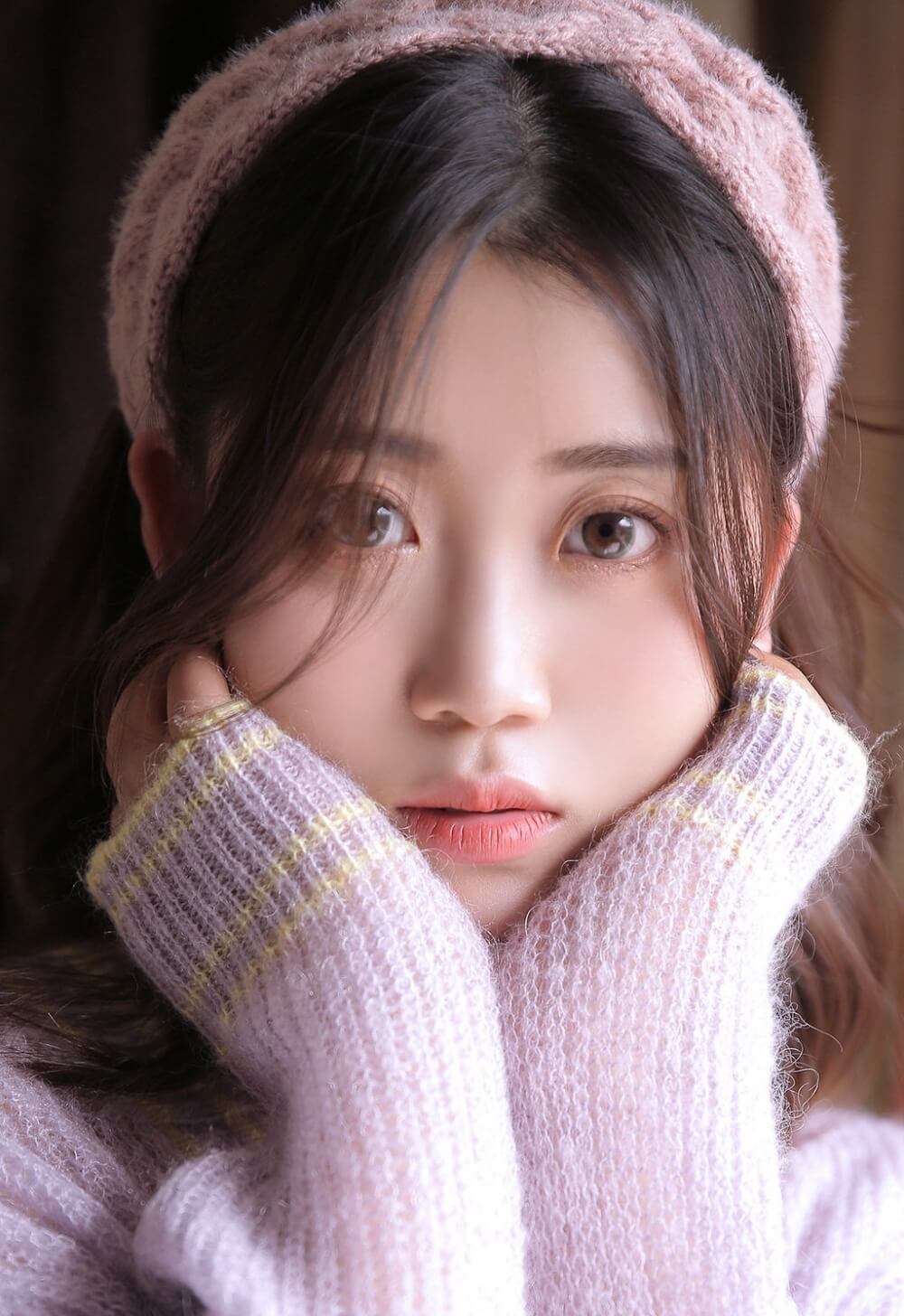 白皙美女粉嫩肌肤长腿性感图片