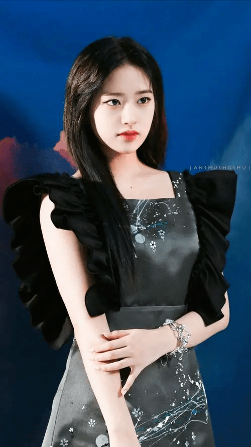 韩国女星安宥真美图粉嫩腮红！穿出了美少女即视感