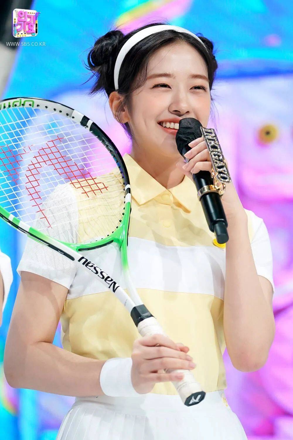 韩国女星安宥真美图粉嫩腮红！穿出了美少女即视感