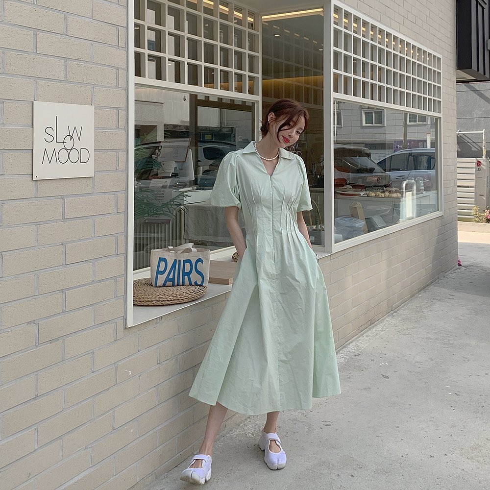 把春天穿上身，韩国女生都穿浅蓝、苹果绿色单品上街了