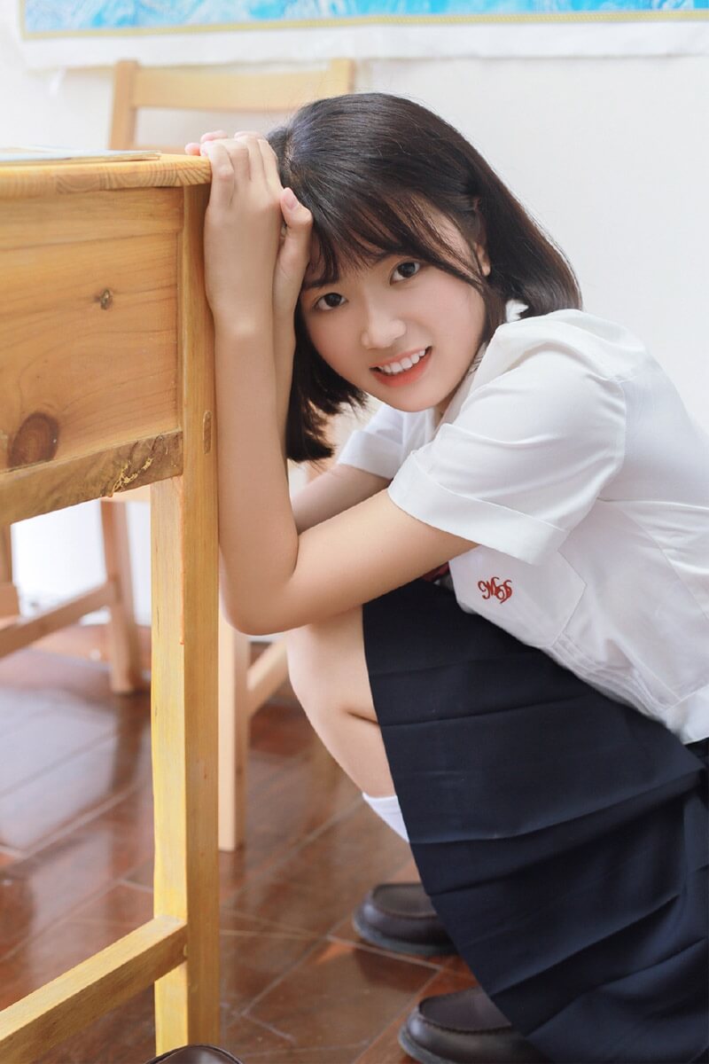 穿JK制服的美女学生妹齐肩短发清纯写真图片
