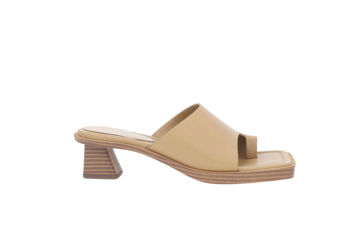 平价高品质:夏日低跟凉鞋Charles&Kith的3个流行关键字!