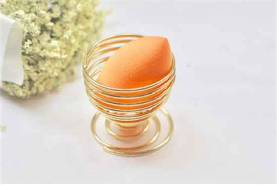 美妆蛋上妆和用手上妆有什么区别