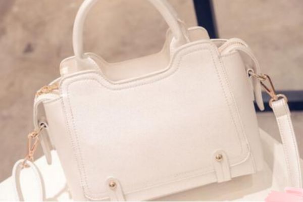 白色皮包变黄了怎么恢复 白色皮包变黄了如何洗白