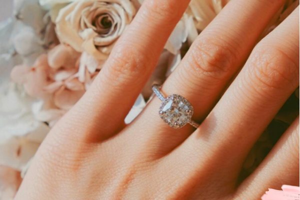 dr钻戒女生可以给女生买吗 dr钻戒女生不能买吗