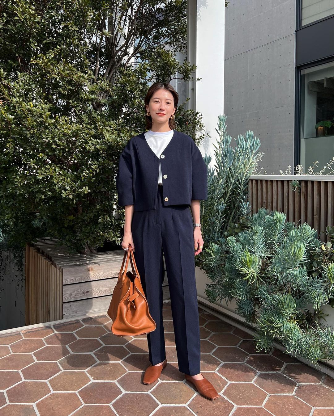 宽大衣她穿着就是好看,日本潮模松本惠奈示范158cm女生要怎样穿衣打扮