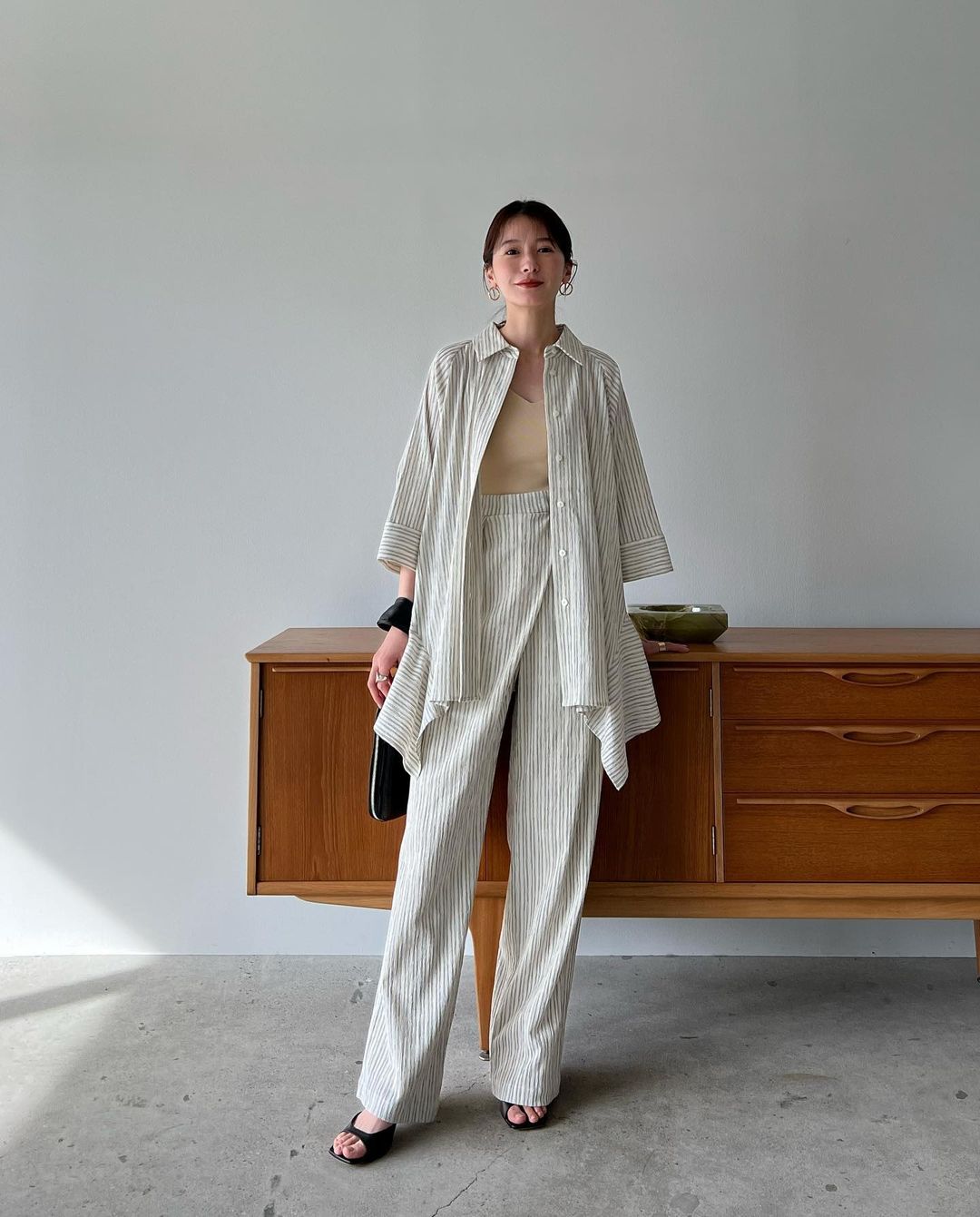 宽大衣她穿着就是好看，日本潮模松本惠奈示范158cm女生要怎样穿衣打扮