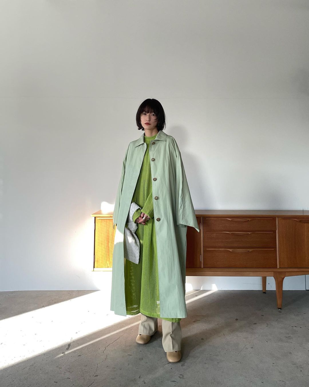 宽大衣她穿着就是好看,日本潮模松本惠奈示范158cm女生要怎样穿衣打扮