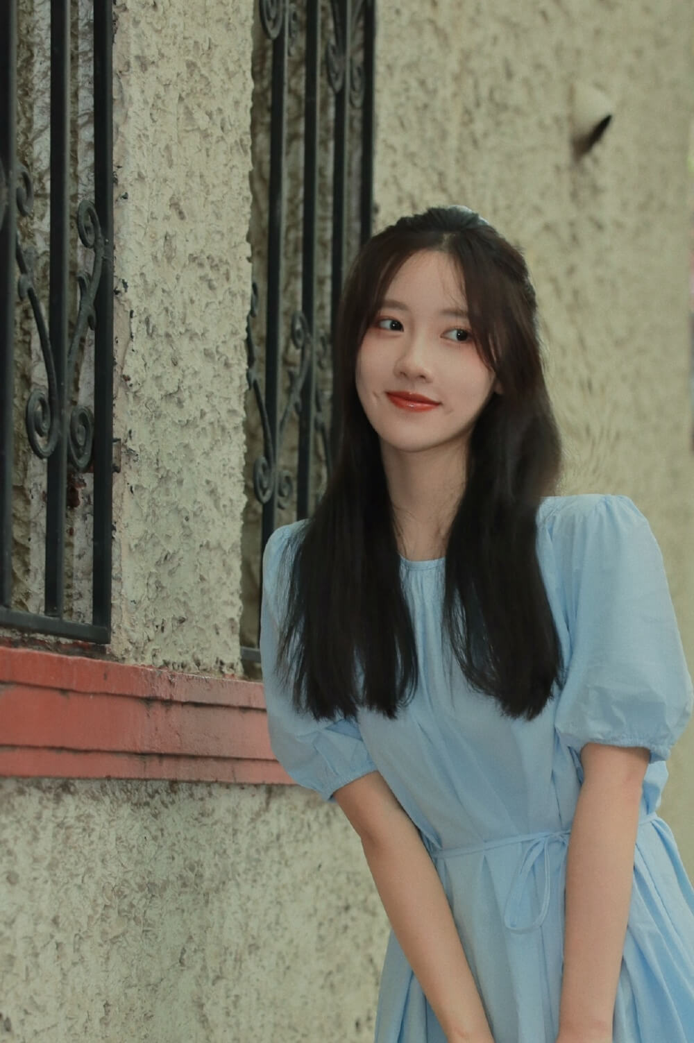 时尚博主梨涡允允时尚街拍图片