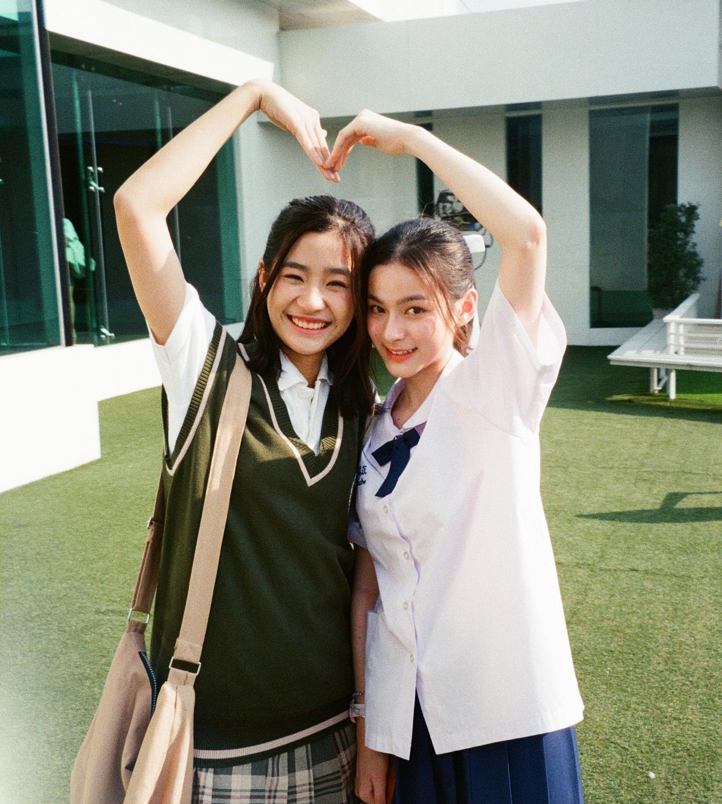 她们是新生代泰国时尚icon ,认识下泰版《流星花园》杉菜&小优吧!