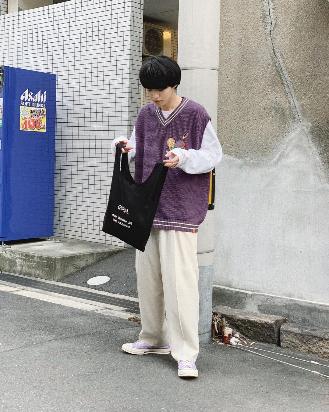 人见人爱的宽松淡盐风搭配，学这3位男子日系潮流穿搭