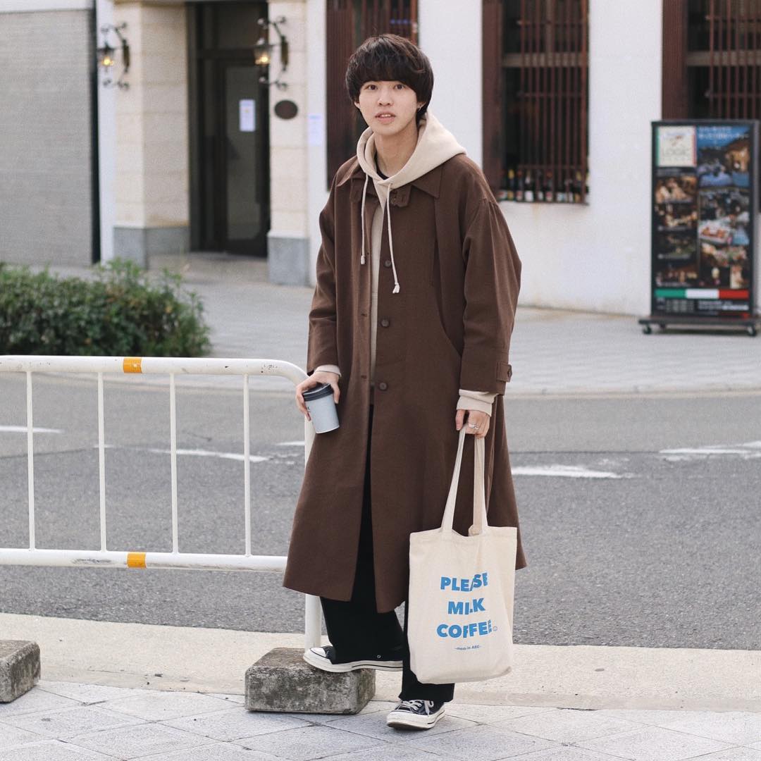 人见人爱的宽松淡盐风搭配，学这3位男子日系潮流穿搭