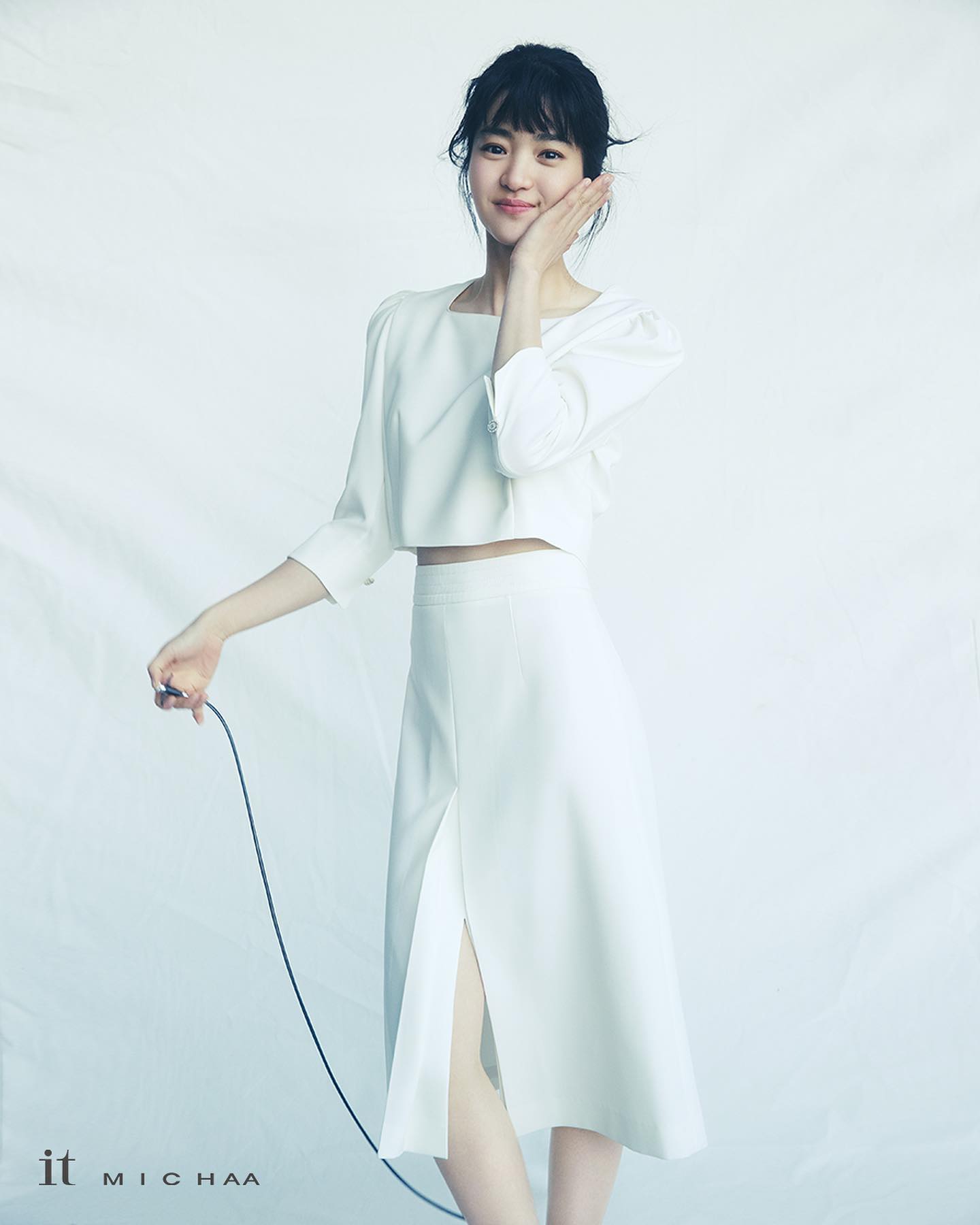 金泰梨服饰品牌宣传照