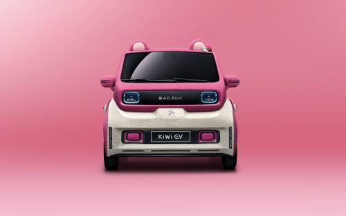 KiWi EV与草莓熊开启合作!时髦熊总首台座驾曝光