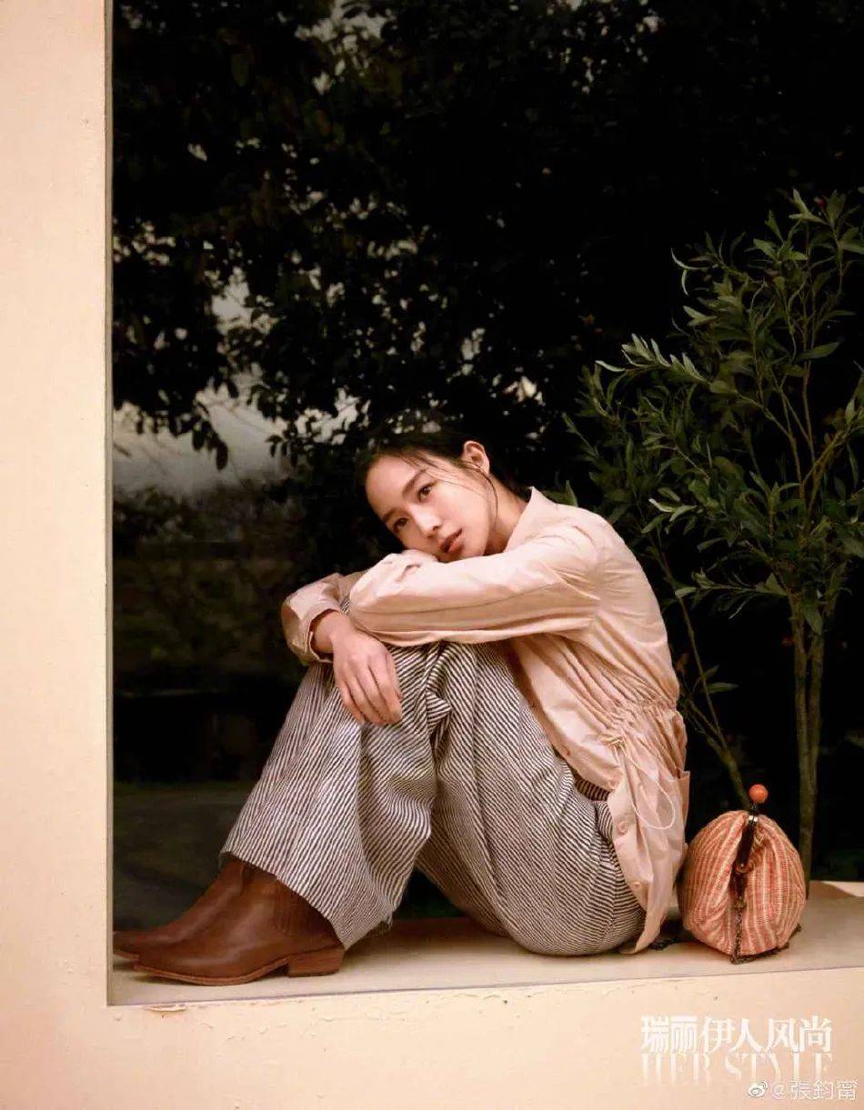 张钧甯春季写真，靓丽多姿太惊艳！