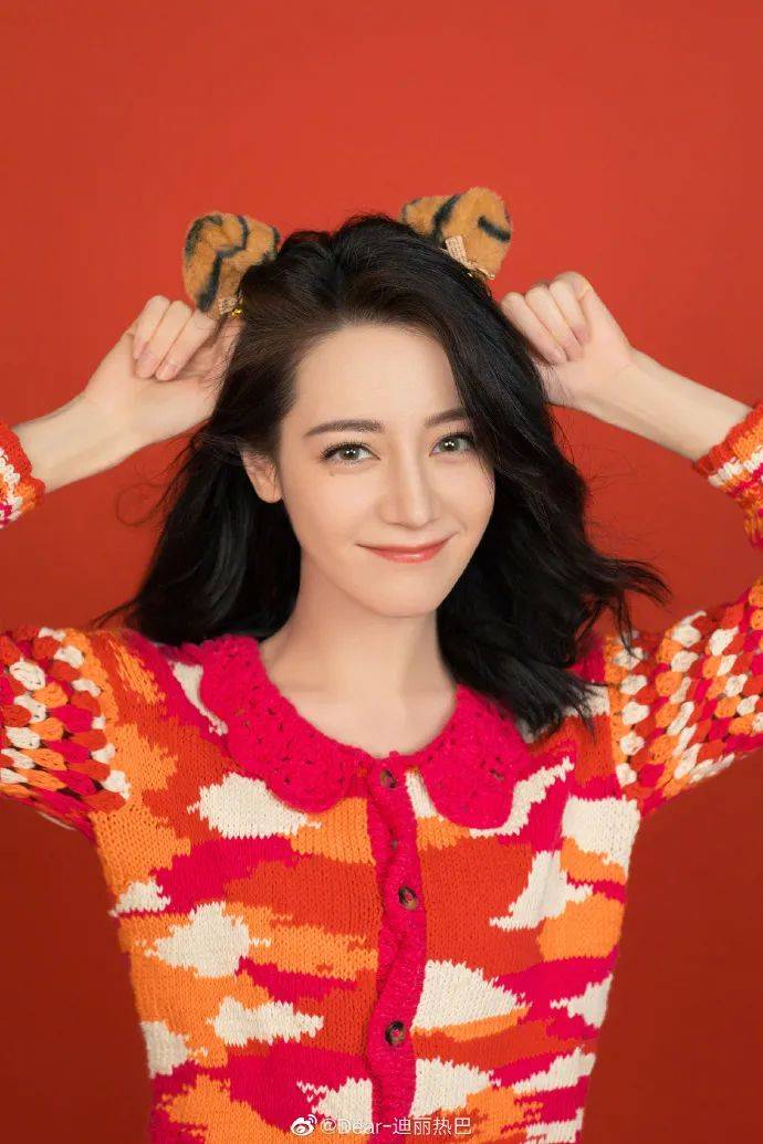 迪丽热巴晒靓丽写真美若天仙！成熟性感美不可挡