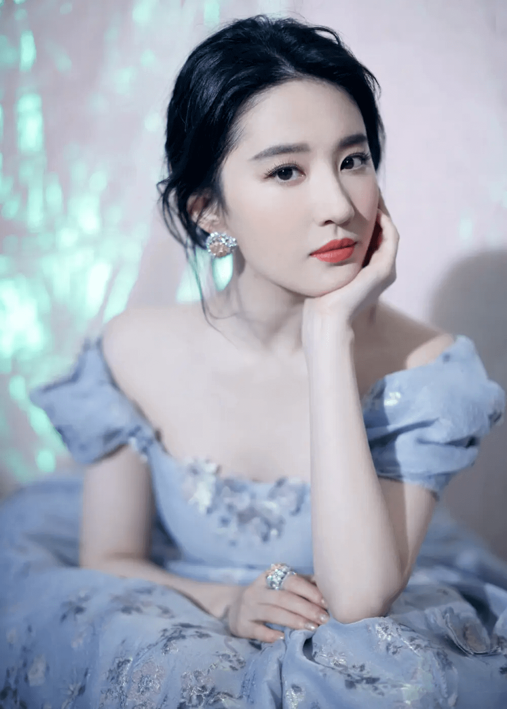 刘亦菲婚纱造型美若天仙！魅力不可小觑