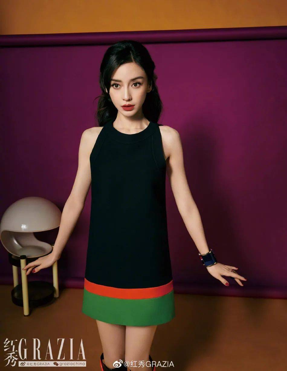 杨颖摩登色彩写真超美艳!精致五官可爱迷人