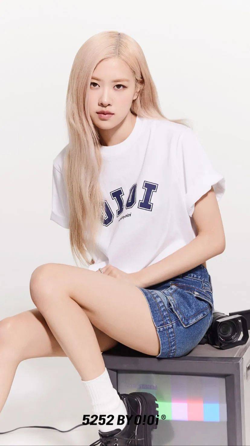 韩国女星朴彩英大秀小蛮腰!大长腿性感撩人