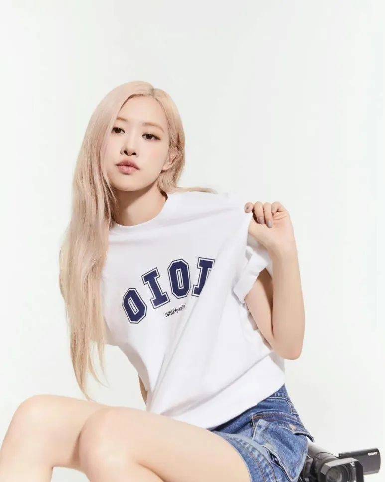 韩国女星朴彩英大秀小蛮腰!大长腿性感撩人