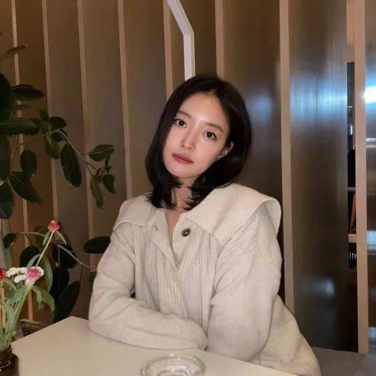 韩国女星李世英杂志图片写真!明艳动人太美丽