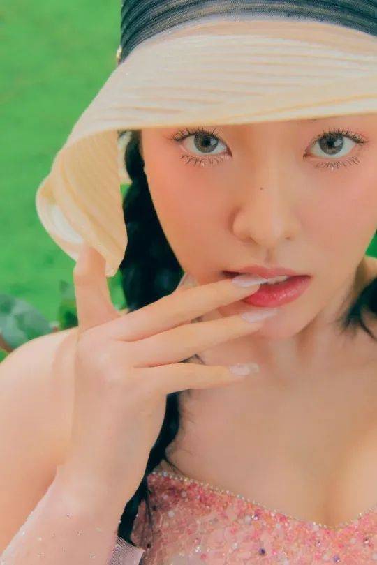 RedVelvet的露肩写真超靓！韩国美女太性感撩人