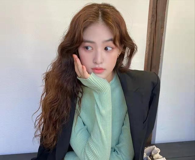 不会选发型?这18款气质发型参考,大方又好看