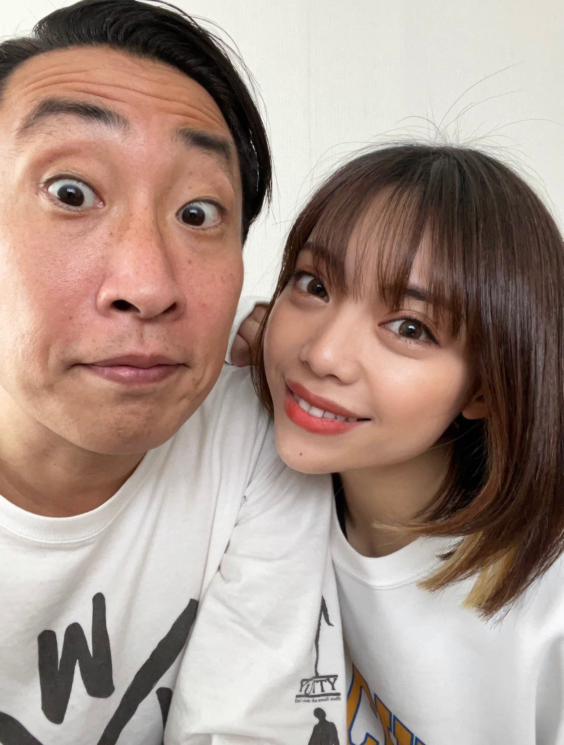 日本又一搞笑艺人娶靓女性感写真女星「石川あんな」嫁人