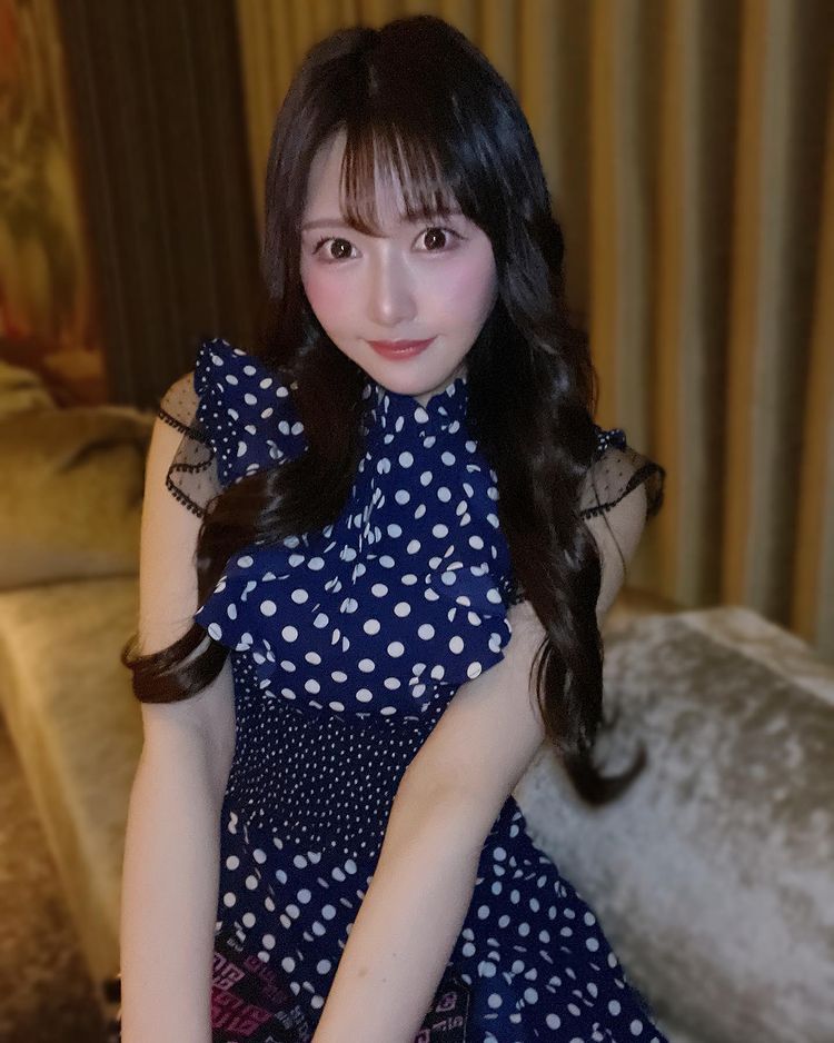 就爱这样的「妈妈桑」!《滨边凛香》歌舞伎町女老板下班不忘练出好身材!