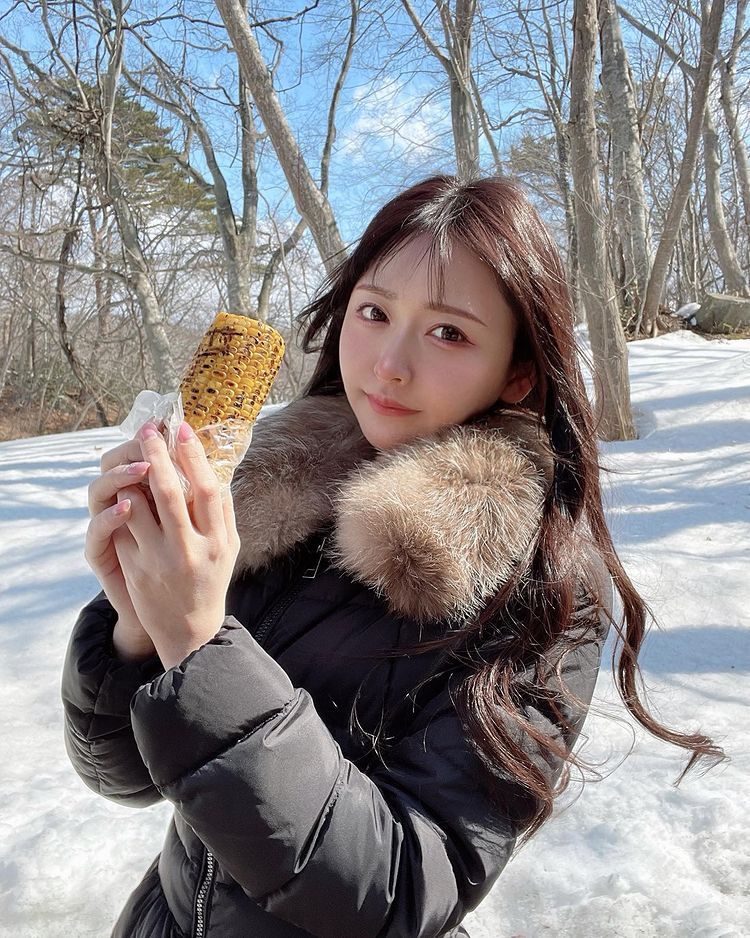 就爱这样的「妈妈桑」!《滨边凛香》歌舞伎町女老板下班不忘练出好身材!