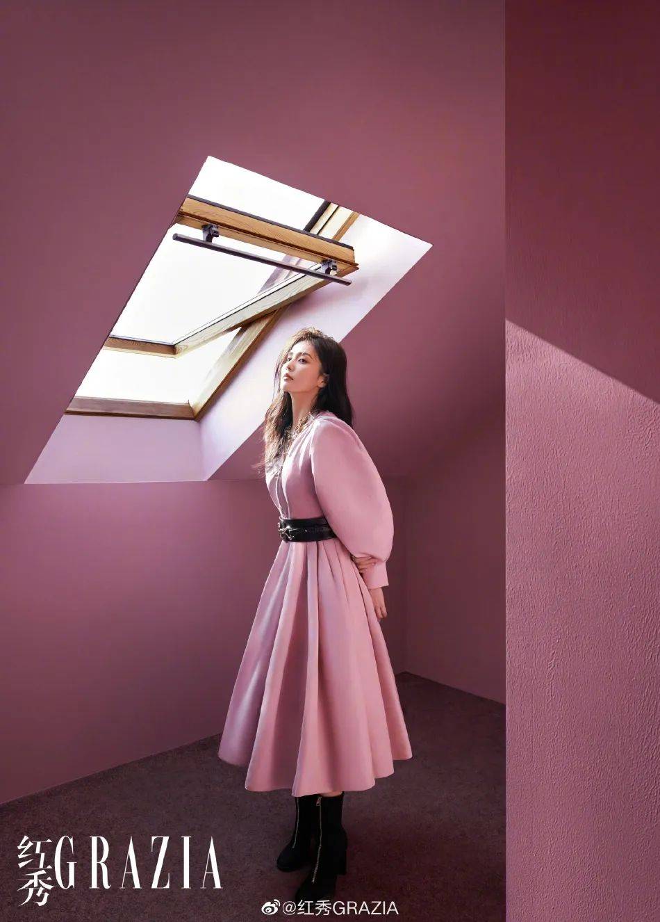 徐梦桃白鹿身穿姐妹装同框美图!雪肤玉貌魅力不可小觑