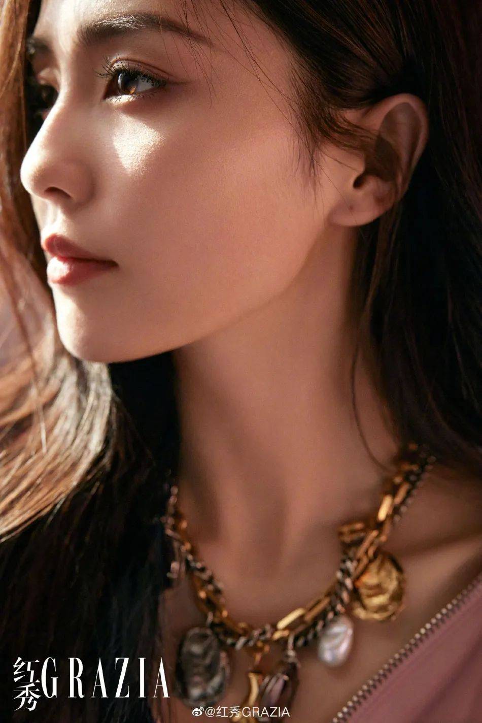 徐梦桃白鹿身穿姐妹装同框美图!雪肤玉貌魅力不可小觑