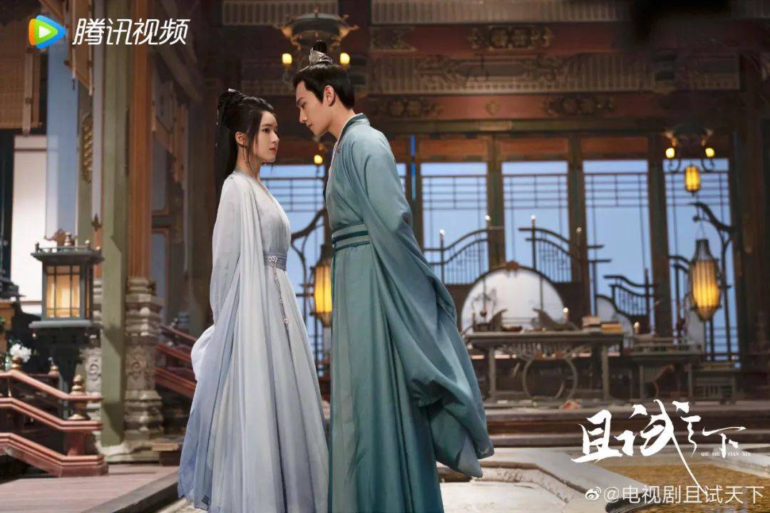 赵露思新剧红衣大秀香肩太惊艳!一身红衣美艳动人