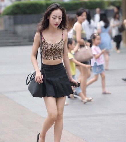 重庆最美女孩：一饱眼福皮肤好让人羡慕（图）